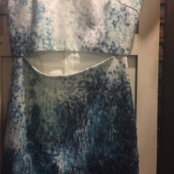 Cutout mini dress - Picture 3 of 5